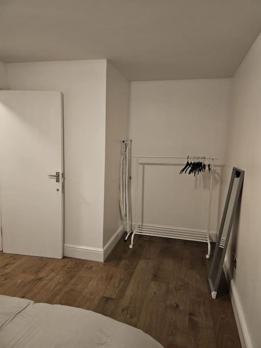 Beautiful Garden Flat Near Central 런던 외부 사진