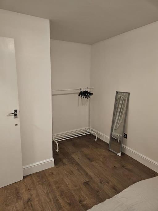 Beautiful Garden Flat Near Central 런던 외부 사진