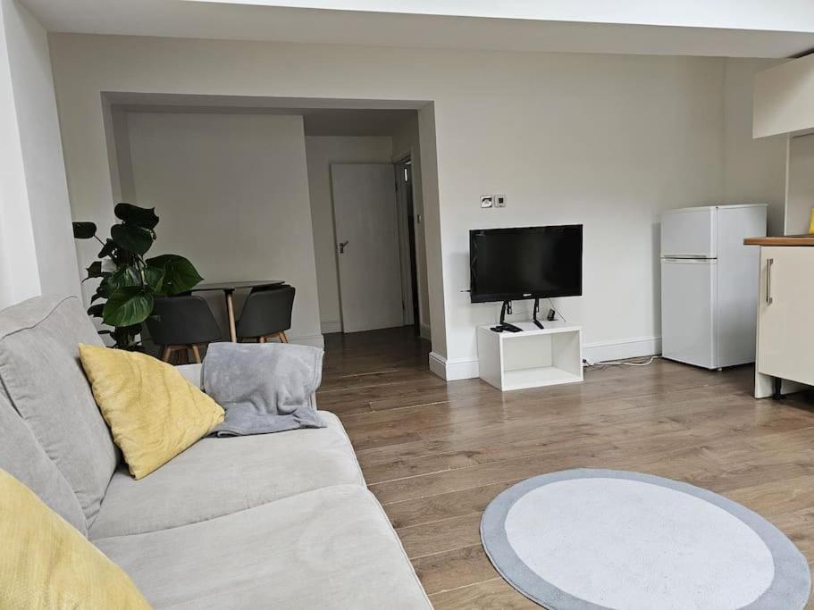 Beautiful Garden Flat Near Central 런던 외부 사진