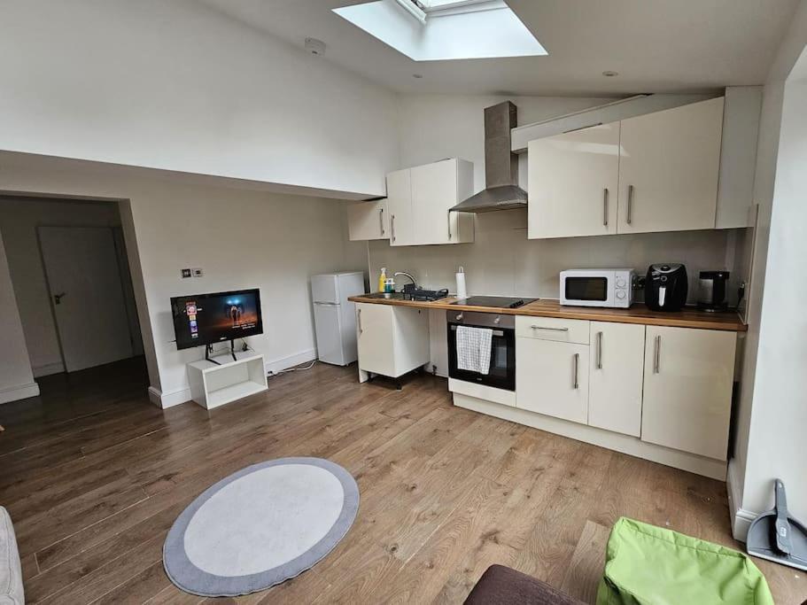 Beautiful Garden Flat Near Central 런던 외부 사진
