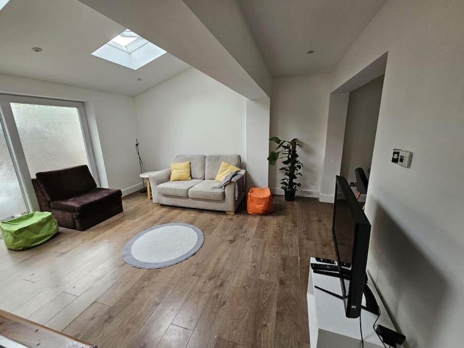 Beautiful Garden Flat Near Central 런던 외부 사진