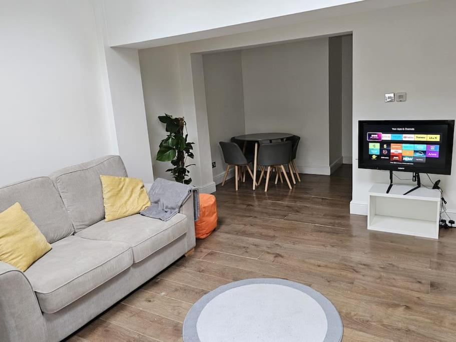 Beautiful Garden Flat Near Central 런던 외부 사진