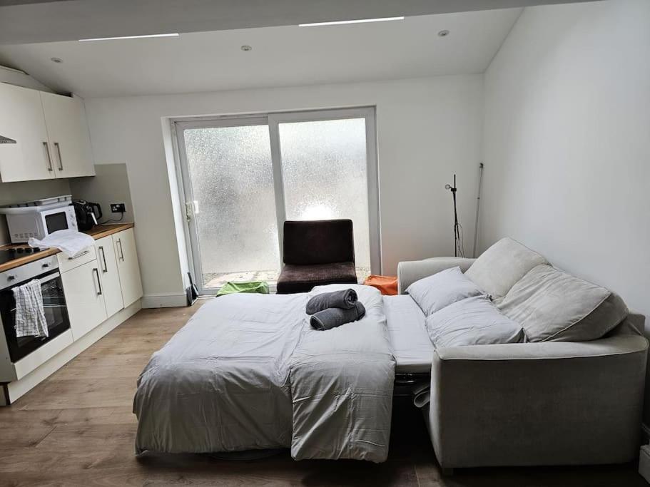 Beautiful Garden Flat Near Central 런던 외부 사진
